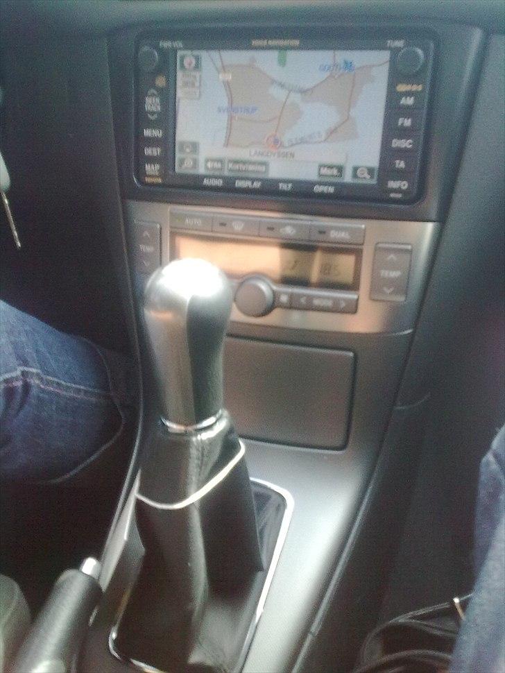 Toyota Avensis vvt. solgt billede 10