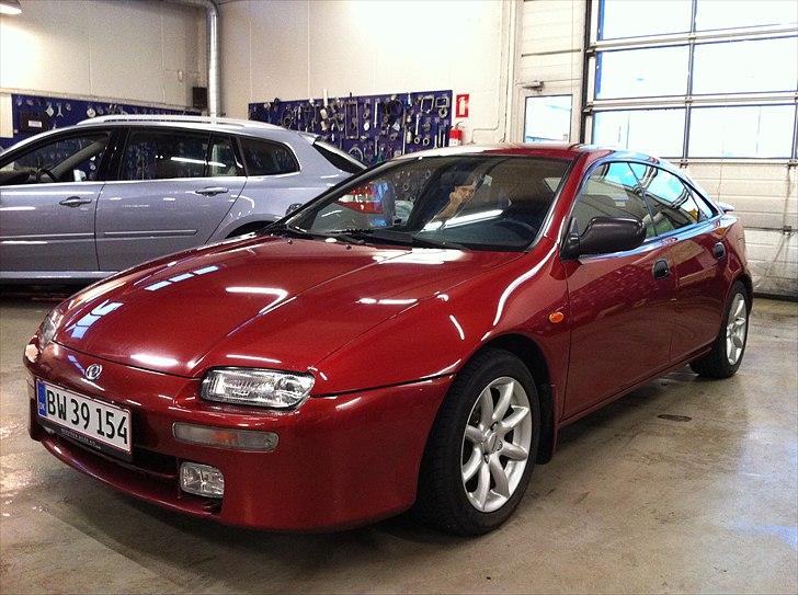 Mazda 323F 1.8 billede 1