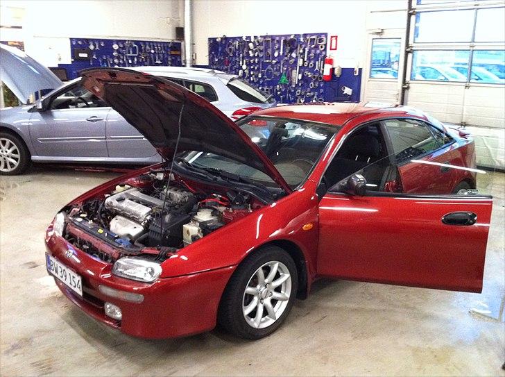 Mazda 323F 1.8 billede 9