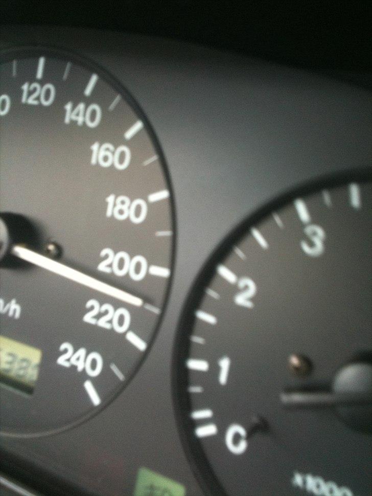 Mazda 323F 1.8 billede 13