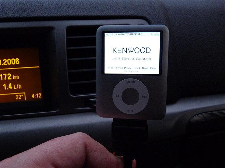 Opel Vectra OPC - SOLGT - Ipod´en levere musik og film, kan styres fra rattet. Desværre kun 4 gb så med lidt musik video´er er der kun plads til en spillefilm billede 12