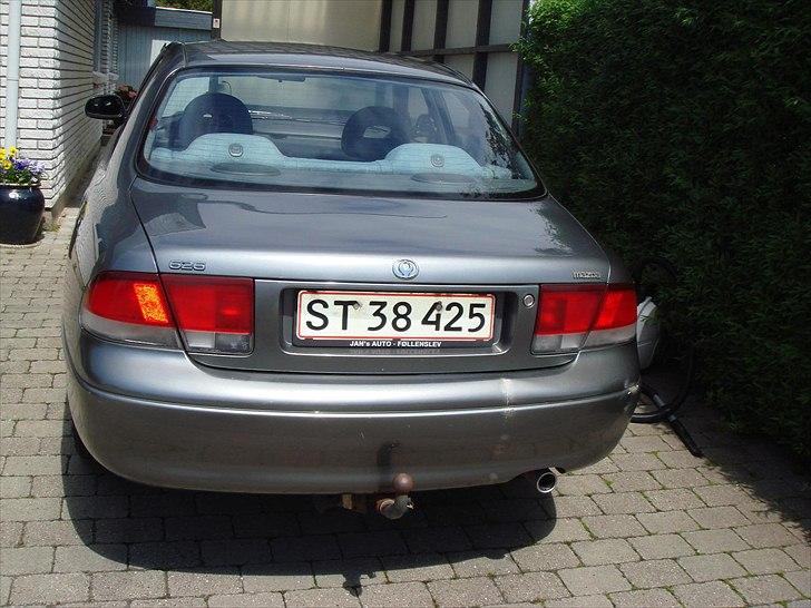 Mazda 626 *SOLGT* - Som den stod da jeg købte den, en smule er sket :D billede 16