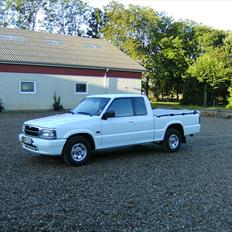 Mazda B 2500 (SOLGT)