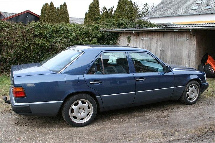 Mercedes Benz W124 320E Aut. billede 2