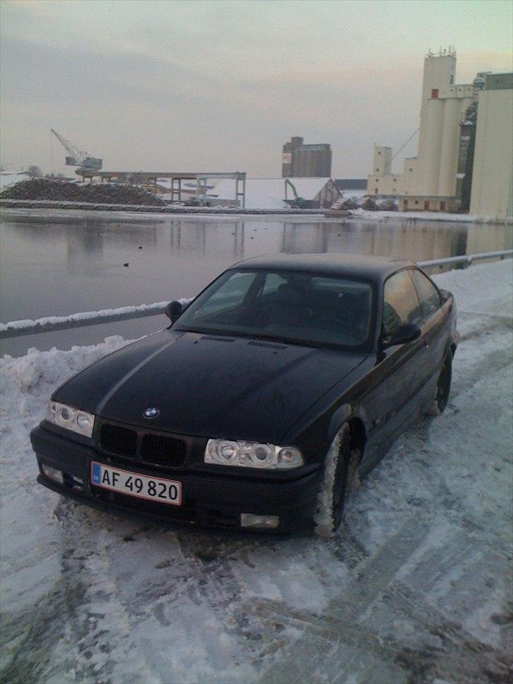 BMW E36 coupe 320i billede 1