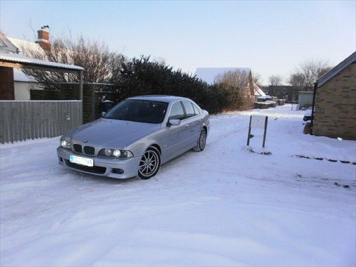 BMW E39 523I,SOLGT billede 1