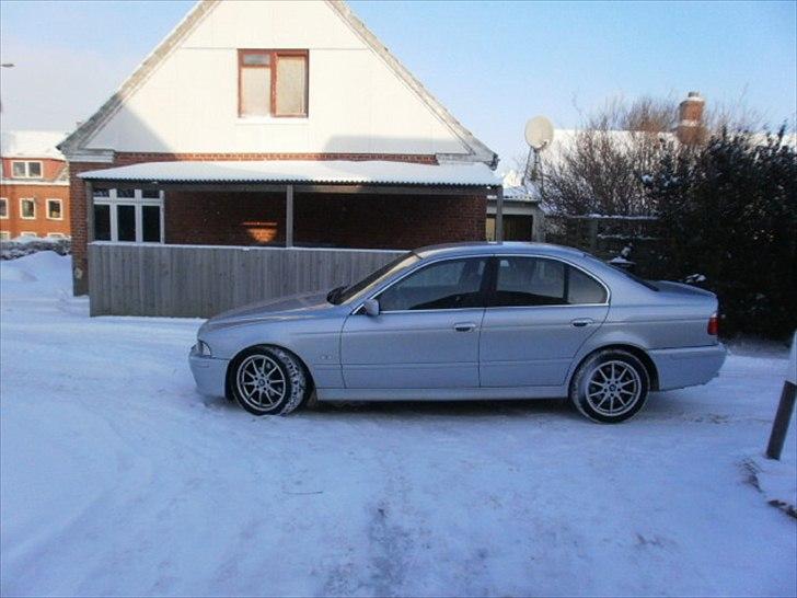 BMW E39 523I,SOLGT billede 3