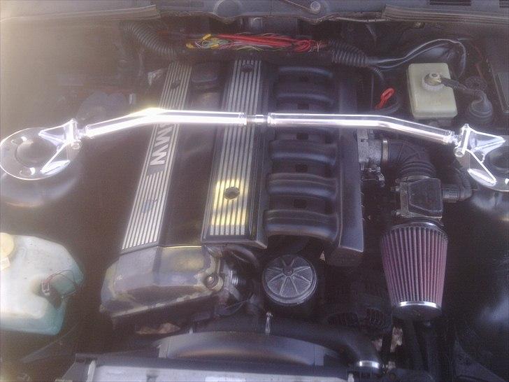 BMW e36 320i  "totalskadet" billede 4