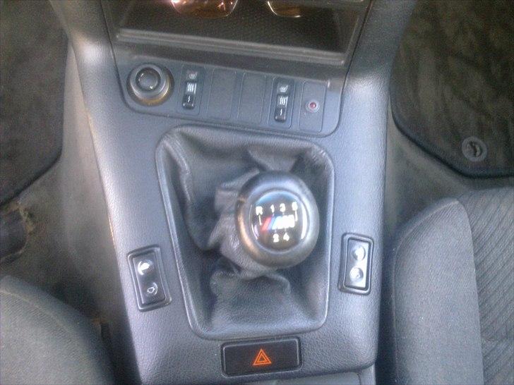 BMW e36 320i  "totalskadet" billede 5