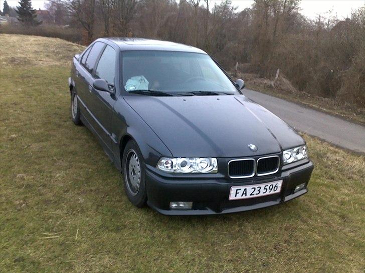 BMW e36 320i  "totalskadet" billede 11