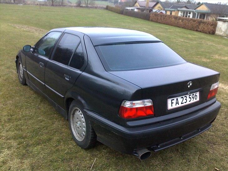 BMW e36 320i  "totalskadet" billede 12