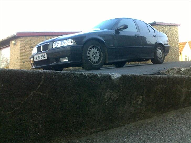 BMW e36 320i  "totalskadet" billede 13