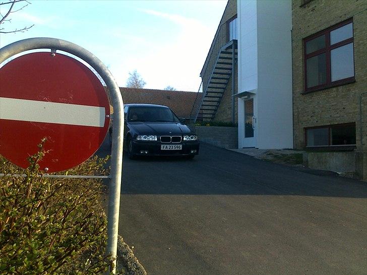 BMW e36 320i  "totalskadet" billede 15