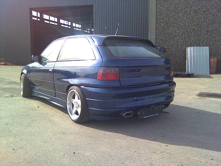 Opel Astra 2.0 16V 1994 solgt - Så bliver det sku ikke smukkere billede 4