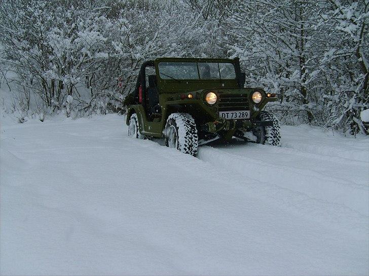 Jeep M151 A1 4x4 SOLGT - Simpelthen for sjov bil at race rundt i og folk kigger sku også meget.. billede 7