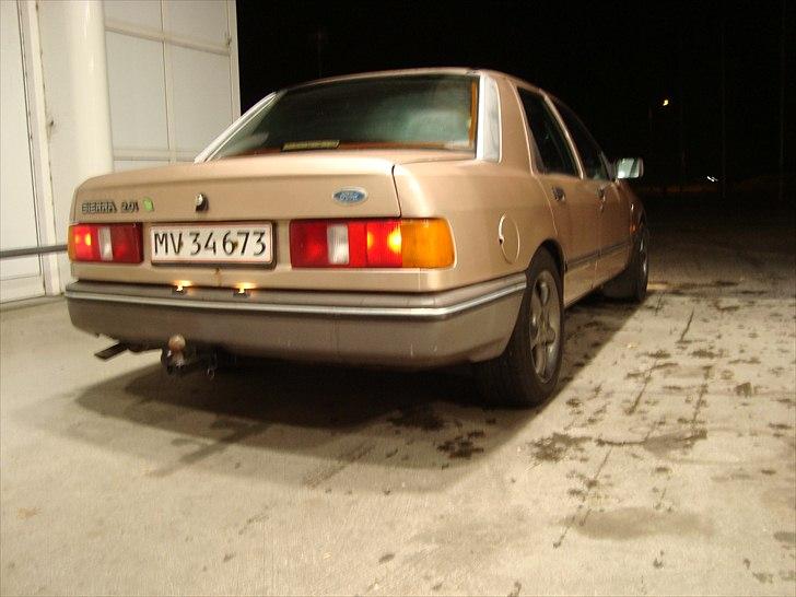 Ford sierra ghia "SOLGT" billede 4