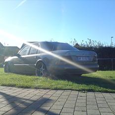 Mercedes Benz w124 300e / 500 look