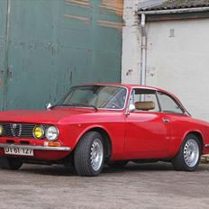Alfa Romeo GT 1300 Junior