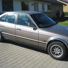 BMW 525(SOLGT)