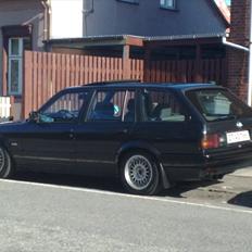 BMW e30 325i Touring (solgt)
