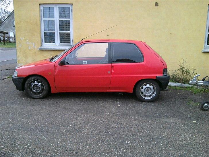Peugeot 106 xn  "solgt" - sådan ser den ud nu med stål fælge billede 8