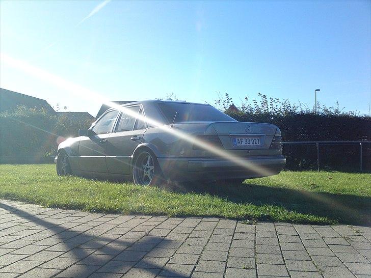 Mercedes Benz w124 300e / 500 look billede 3