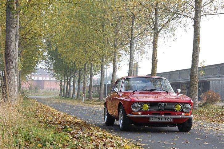 Alfa Romeo GT 1300 Junior billede 2