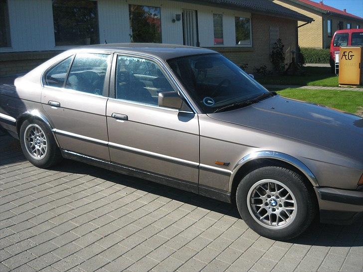 BMW 525(SOLGT) billede 2