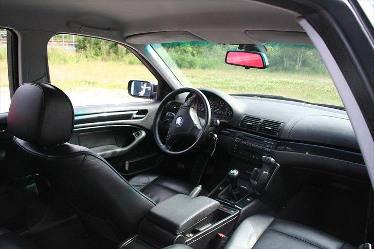 BMW 320i  SOLGT billede 3