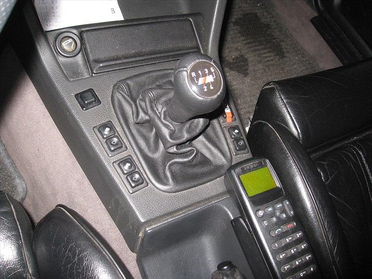 BMW e30 325i Touring (solgt) - 4 gange el-ruder, og ///M fuldlæder gearknop billede 6