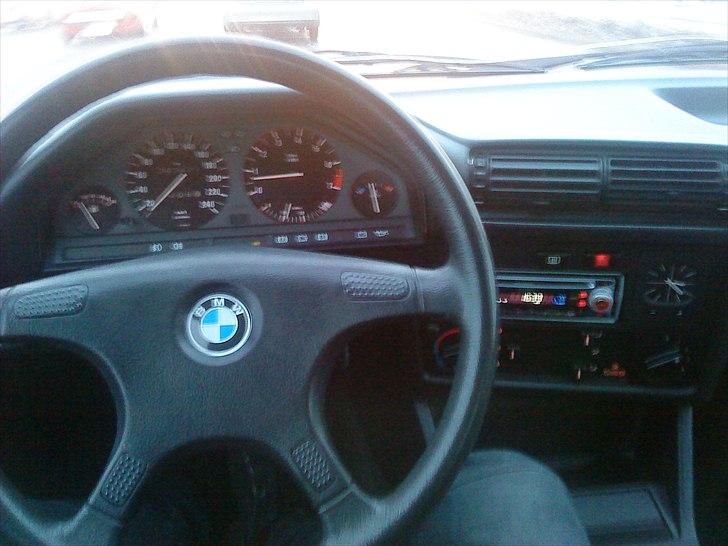 BMW E30 320 solgt billede 12