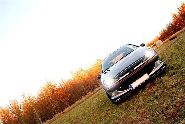 Peugeot 206 Projekt SOLGT - Angel eyes med 6000K monteret.. billede 2