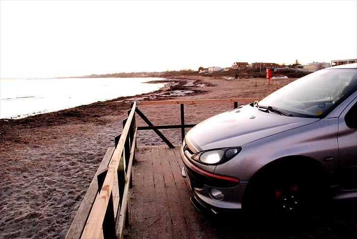 Peugeot 206 Projekt SOLGT - Kunne da lige køre forbi stranden og nyde sol nedgangen.. billede 5