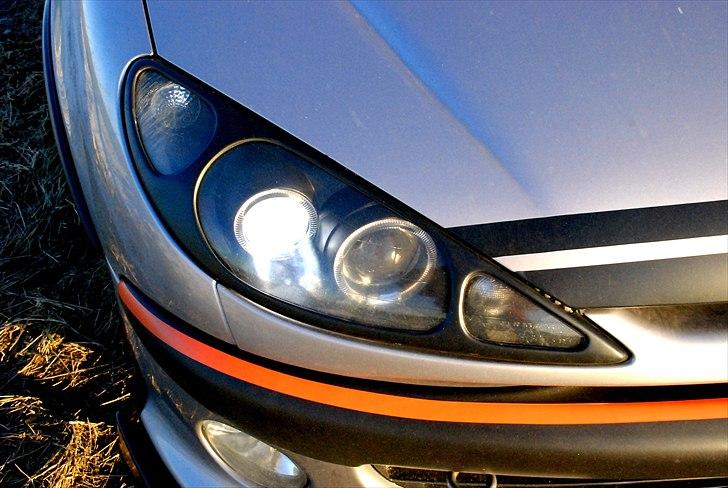 Peugeot 206 Projekt SOLGT - Angel eyes med 6000K monteret.. billede 6