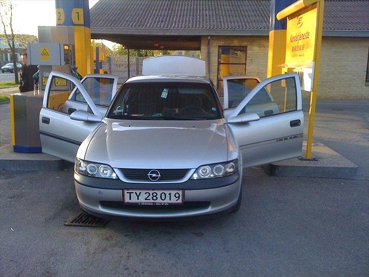 Opel Vectra (Solgt) billede 1