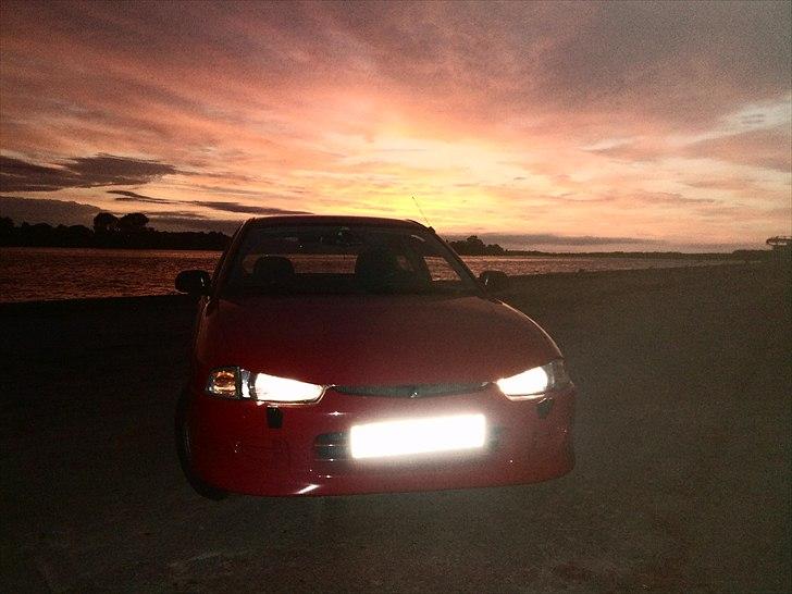 Mitsubishi Colt 1,6 GLX - Ærgeligt det med nummerpladen, havde ellers været et super billede (: billede 8