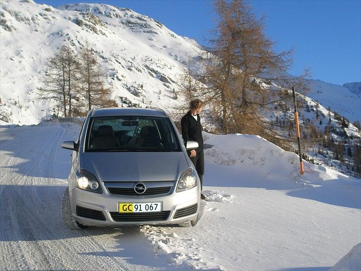 Opel zafira 1,9 cdti (total skadet) billede 7