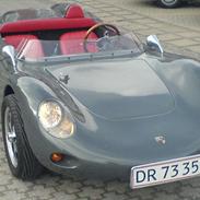 Porsche 718 RSK Spyder Replica