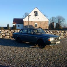 Volvo 240 GL *SOLGT TIL SKROT*