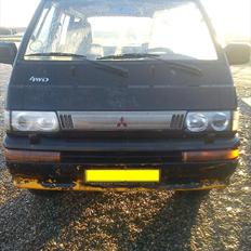 Mitsubishi L300 Cosmos 4x4