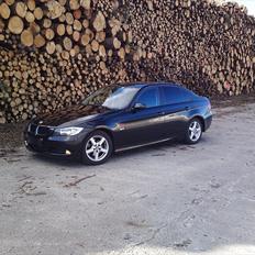 BMW E90 320 D SOLGT