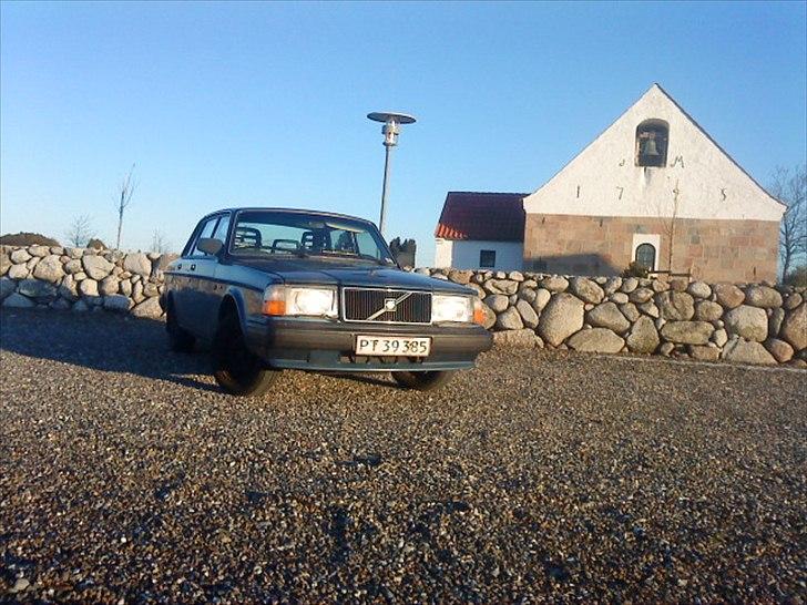 Volvo 240 GL *SOLGT TIL SKROT* billede 2