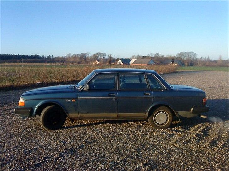 Volvo 240 GL *SOLGT TIL SKROT* billede 5