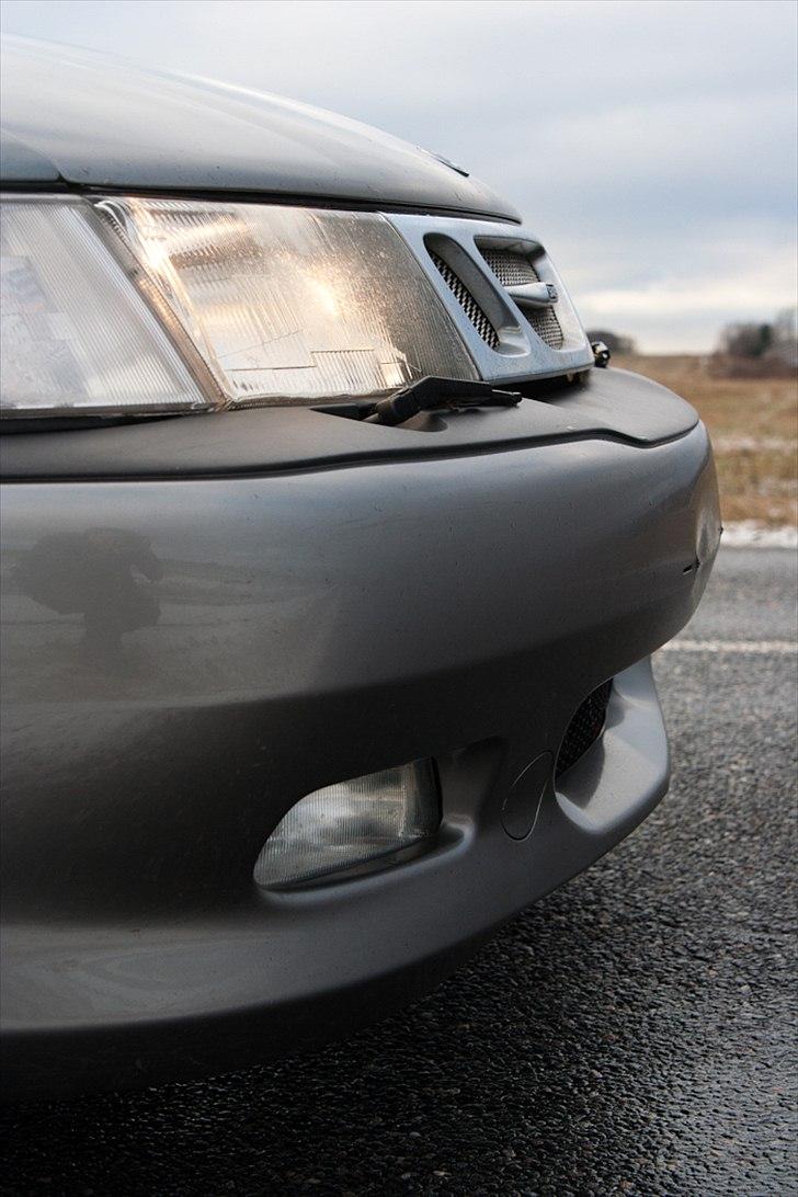 Saab 9-3 Aero - Jeg synes fronten er gigantisk fræk, den kræver at blive set i virkeligheden :) billede 15