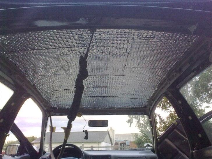 VW Polo 6N - lyddæmpning af taget.. et lag 2mm dymat  billede 14