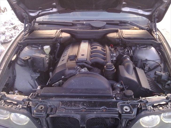 BMW e39 523iA billede 6
