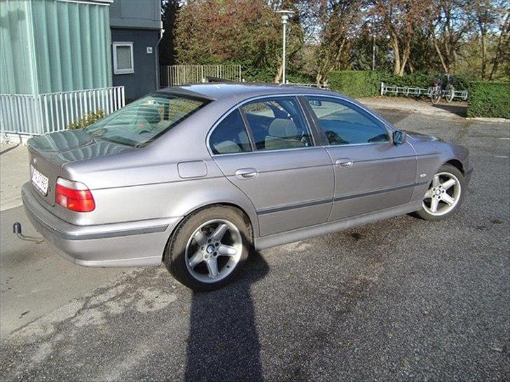 BMW e39 523iA - 17" ac schnitzer billede 9