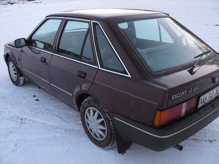 Ford Escort 1.3 Ghia billede 3