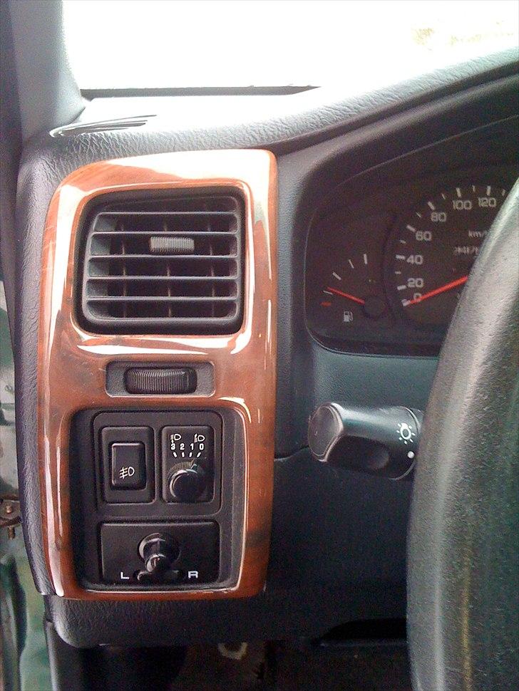 Nissan Almera SR billede 14