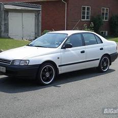 Toyota Carina E